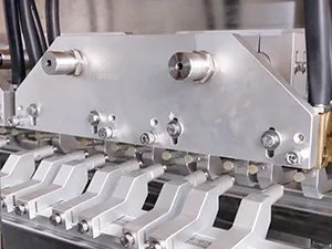 Envasadora de bolsas prefabricadas por servo motor, llenado con 4 boquillas