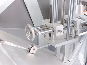 Envasadora horizontal para bolsas stand up con zipper, llenado con 1 boquilla