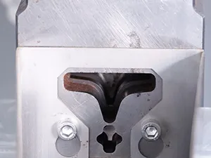 Envasadora horizontal para bolsas stand up con zipper, llenado con 1 boquilla