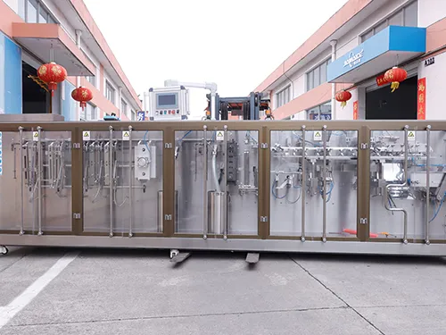 Envasadora horizontal de bolsas stand up con zipper, llenado con 2 boquillas