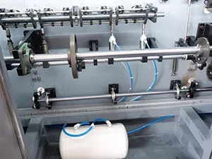 Envasadora de bolsas stand up en rollo por servo motor, llenado con 4 boquillas