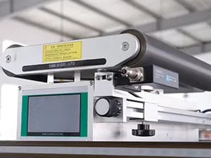 Envasadora horizontal para bolsas zipper, llenado con 2 boquillas