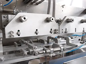 Envasadora de bolsas prefabricadas por servo motor, llenado con 1 boquilla