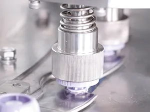 Máquina de llenado y taponado de bolsas con boquilla (con spout)