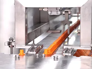 Máquina de llenado y taponado de bolsas con boquilla (con spout)